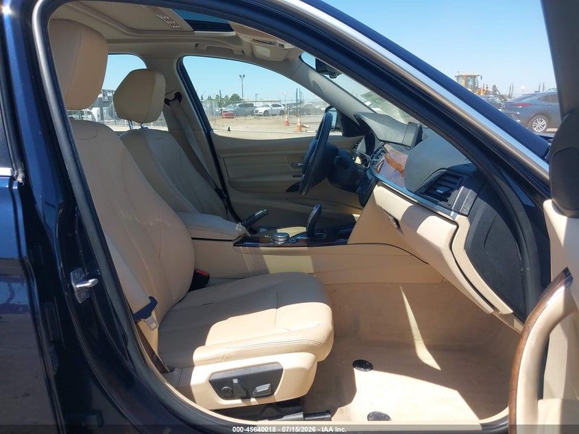2015 BMW 3er VIN WBA3C1C50FP852489 IAAI salvage auction — REAR END, Salvage Title, sold $3,575 on 2026-08-19 (photo 5)