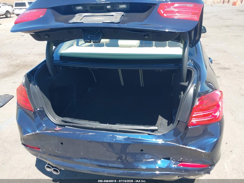 2015 BMW 3er VIN WBA3C1C50FP852489 IAAI salvage auction — REAR END, Salvage Title, sold $3,575 on 2026-08-19 (photo 6)