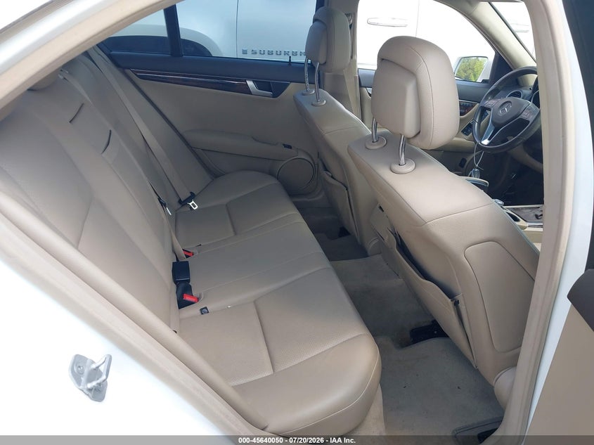 2014 Mercedes-benz C class VIN WDDGF4HB7ER306518 IAAI salvage auction — NORMAL WEAR, Clear-Dealer Only (North Carolina), sold $575 on 2026-07-27 (photo 8)