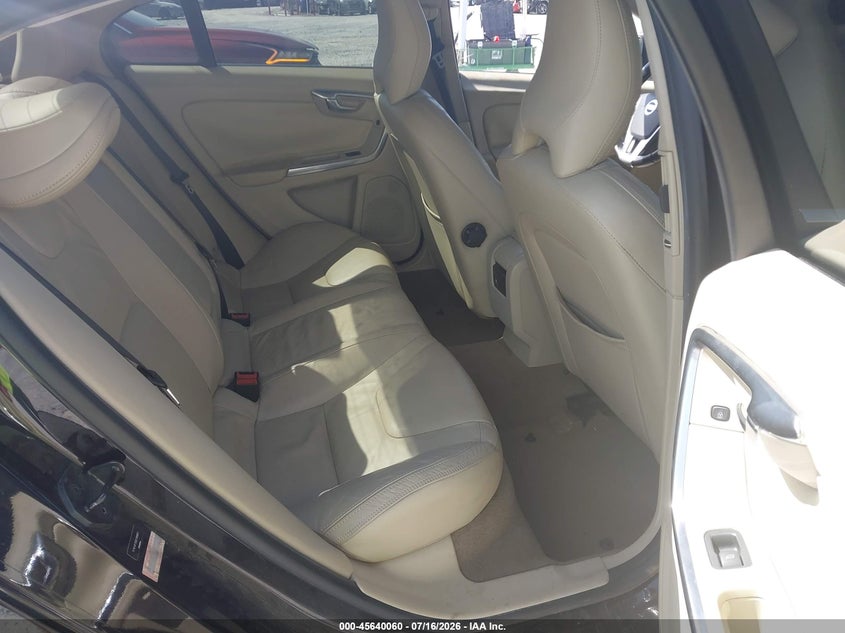 2013 Volvo S60 VIN YV1612FS0D2199891 IAAI salvage auction — FRONT & REAR, Salvage Title, sold $400 on 2026-08-06 (photo 8)