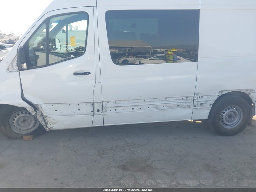 2019 Mercedes-benz Sprinter VIN WD4PF0CD3KT003820 IAAI salvage auction — UNKNOWN, Clear - Dealer Only (California), sold $8,950 on 2026-07-22 (photo 6)