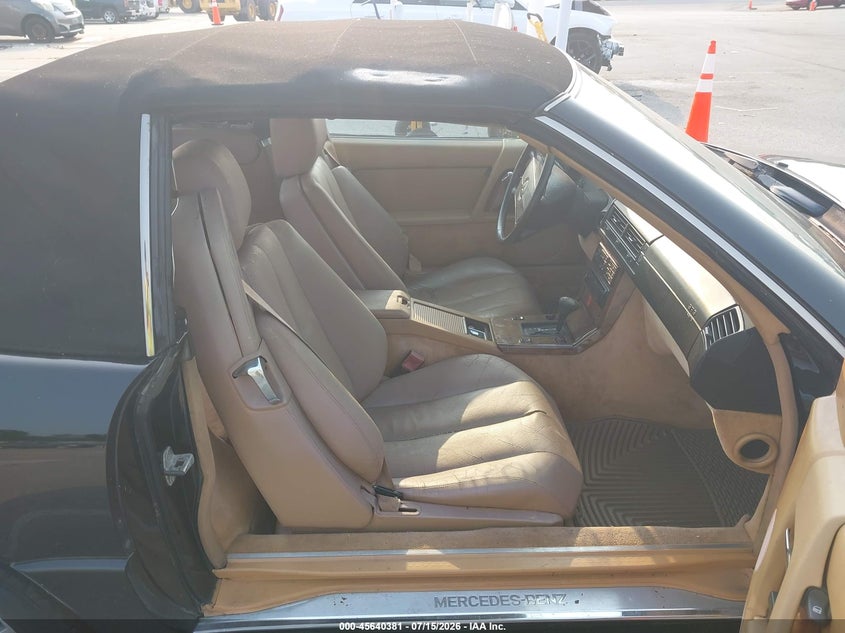 1991 Mercedes-benz 300 VIN WDBFA61E5MF019939 IAAI salvage auction — NORMAL WEAR, Clear (Indiana), sold $3,200 on 2026-07-24 (photo 5)