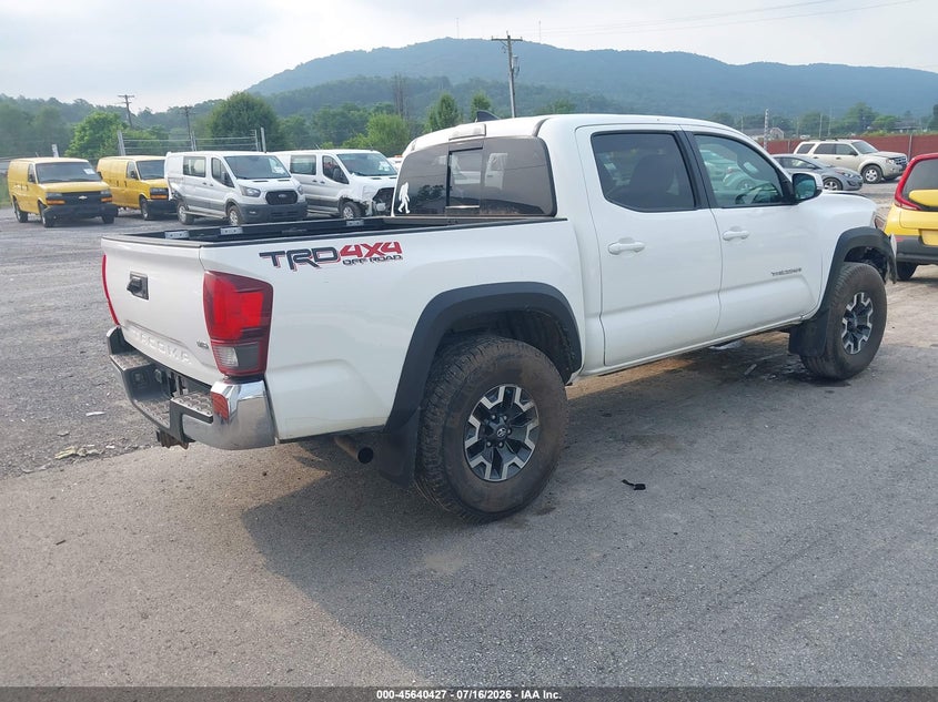 2018 Toyota Tacoma VIN 5TFCZ5AN7JX122695 IAAI salvage auction — FRONT END, Salvage (Pennsylvania), sold $9,300 on 2026-07-29 (photo 4)