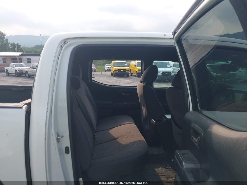 2018 Toyota Tacoma VIN 5TFCZ5AN7JX122695 IAAI salvage auction — FRONT END, Salvage (Pennsylvania), sold $9,300 on 2026-07-29 (photo 8)