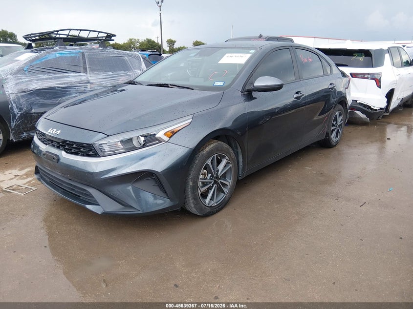 2024 Kia Forte VIN 3KPF24AD8RE723628 IAAI salvage auction — SIDE, Wait Title, sold $4,050 on 2026-08-24 (photo 2)