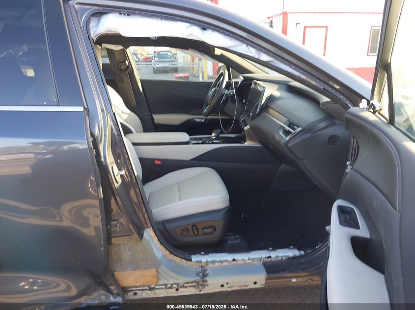 2025 Lexus Rx VIN 2T2BAMBA1SC068363 IAAI salvage auction — SIDE, Wait Title, sold $28,500 on 2026-09-11 (photo 5)