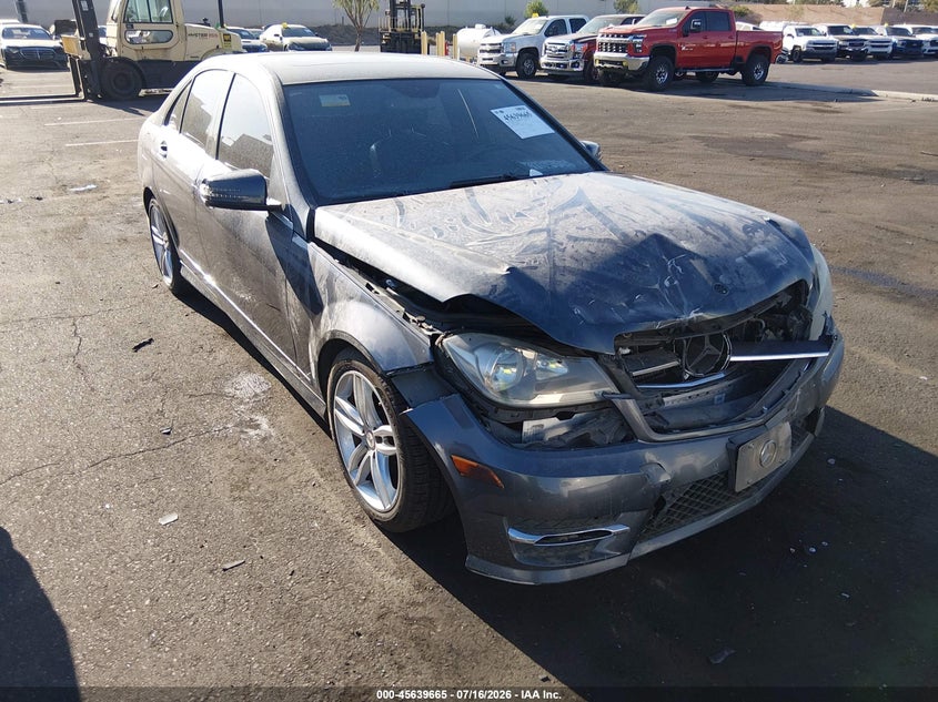 2013 Mercedes-benz C-klasse VIN WDDGF4HB3DA789972 IAAI salvage auction — FRONT END, Salvage Certificate (California), sold $425 on 2026-07-24 (photo 1)