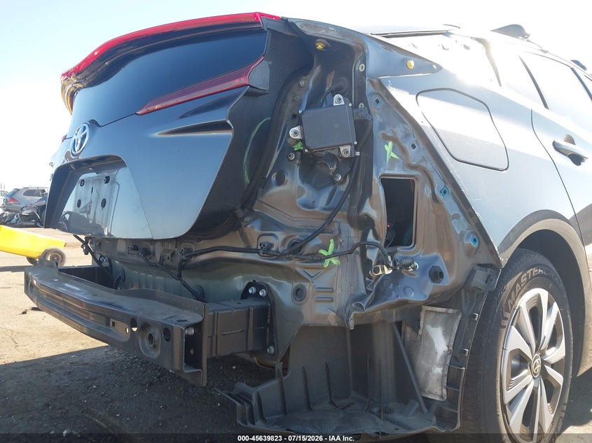 2017 Toyota Prius VIN JTDKARFP3H3038976 IAAI salvage auction — REAR END, Salvage (California), sold $9,000 on 2026-07-31 (photo 6)