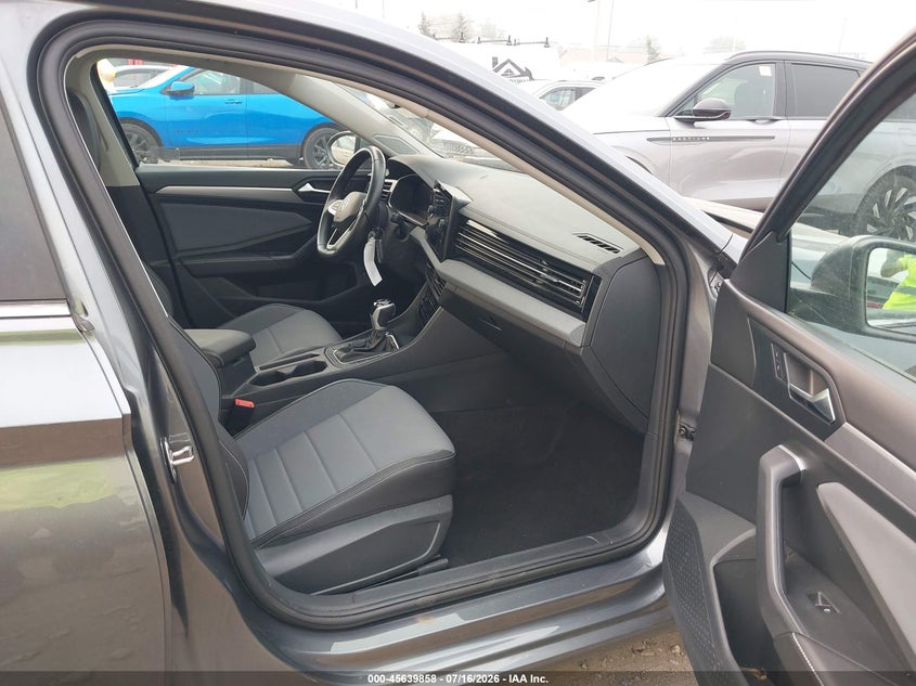 2025 Volkswagen Jetta VIN 3VW7X7BU6SM013769 IAAI salvage auction — HAIL, Clear (Indiana), sold $7,600 on 2026-07-24 (photo 5)