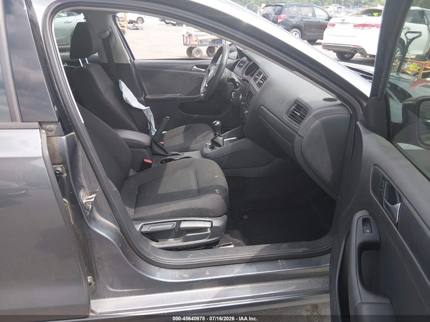 2016 Volkswagen Jetta VIN 3VW167AJ5GM410283 IAAI salvage auction — SIDE, Salvage (Missouri), sold $1,100 on 2026-09-03 (photo 5)