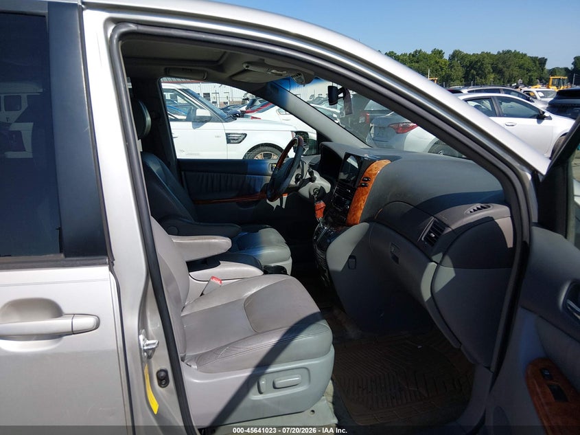 2008 Toyota Sienna VIN 5TDZK22C48S152375 IAAI salvage auction — NORMAL WEAR, Clear-Dealer Only (North Carolina), sold $400 on 2026-07-29 (photo 5)