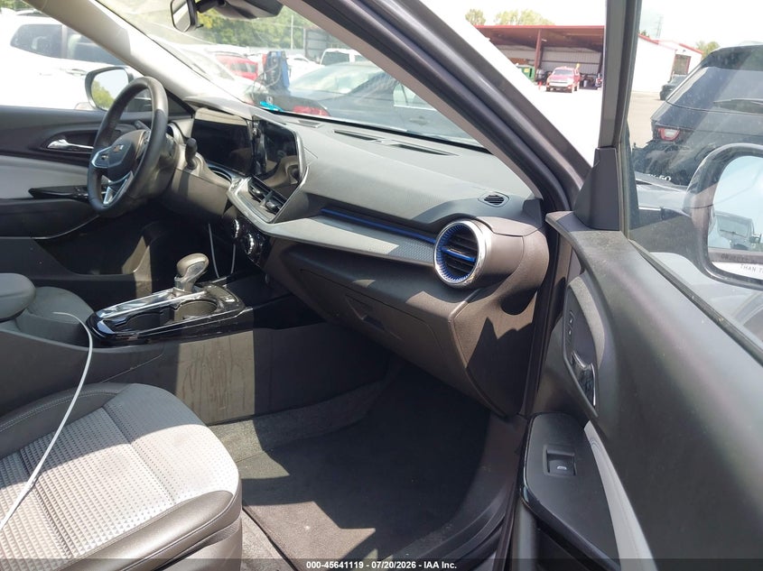 2025 Chevrolet Trax VIN KL77LHEP5SC236930 IAAI salvage auction — FRONT END, Clear (Florida), sold $2,450 on 2026-07-28 (photo 5)