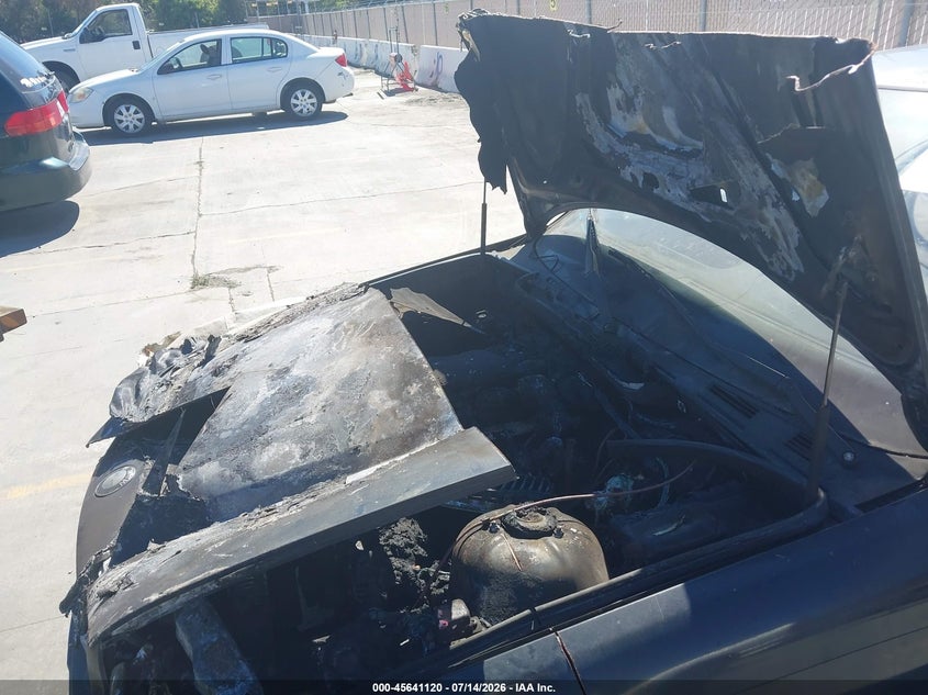 1993 BMW 3 series VIN WBACB3313PFE13776 IAAI salvage auction — NORMAL WEAR, Clear - Dealer Only (California), sold $25 on 2026-07-29 (photo 6)