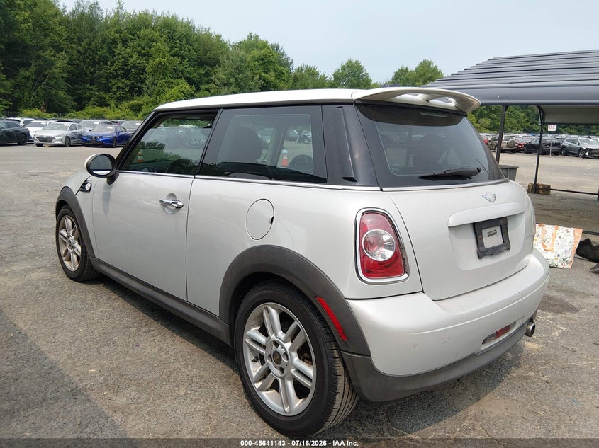 2011 Mini Cooper VIN WMWSU3C57BT091174 IAAI salvage auction — RIGHT FRONT, Salvage (Connecticut), sold $675 on 2026-08-06 (photo 3)