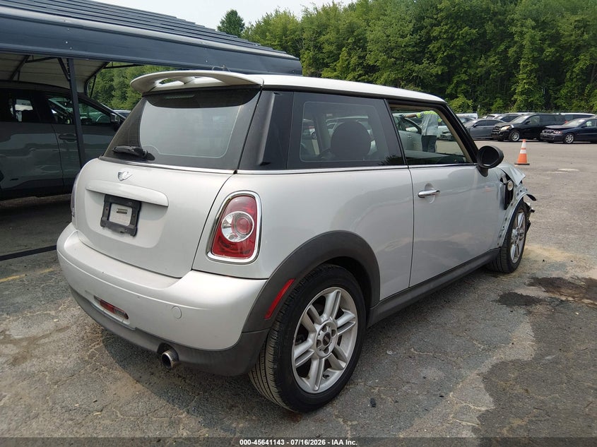 2011 Mini Cooper VIN WMWSU3C57BT091174 IAAI salvage auction — RIGHT FRONT, Salvage (Connecticut), sold $675 on 2026-08-06 (photo 4)