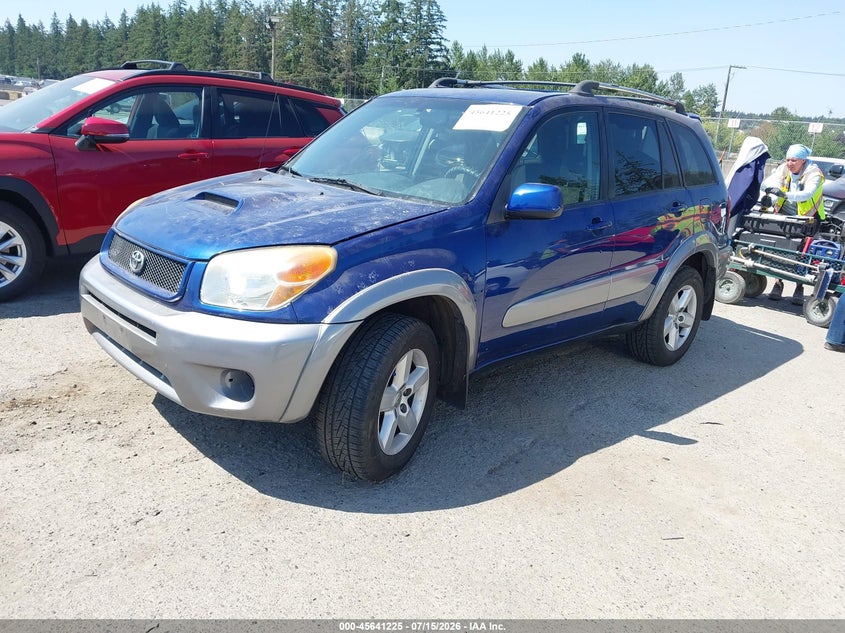 2005 Toyota Rav4 VIN JTEHD20V056032641 IAAI salvage auction — NORMAL WEAR, Clear (Washington), sold $800 on 2026-07-29 (photo 2)
