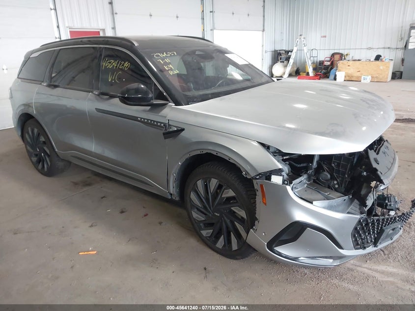 2024 Lincoln Nautilus VIN 5LMPJ9JA1RJ790352 — IAAI salvage auction photo