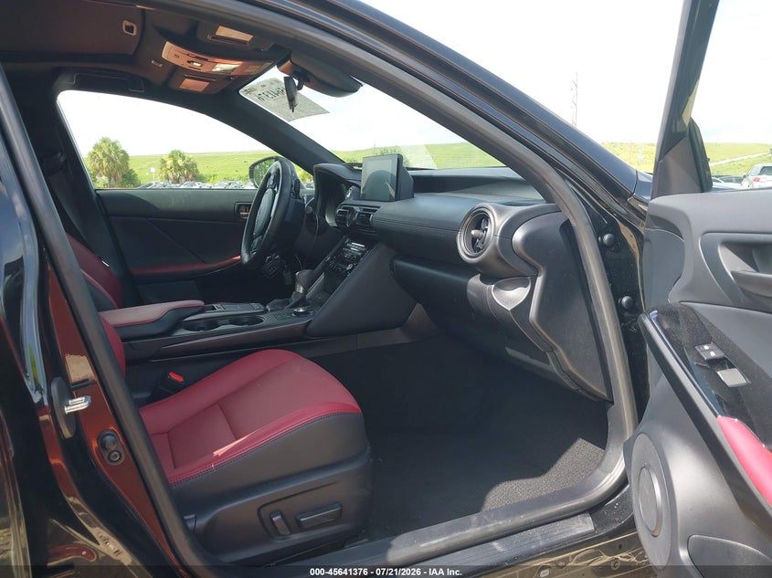 2025 Lexus Is VIN JTHBZ1B2XS5082732 IAAI salvage auction — REAR END, Salvage Title, sold $18,100 on 2026-08-25 (photo 5)