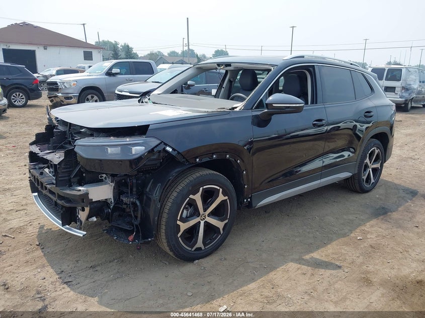 2026 Volkswagen Tiguan VIN 3VVMR7RM2TM087232 IAAI salvage auction — FRONT END, Wait Title, sold $14,800 on 2026-09-01 (photo 2)