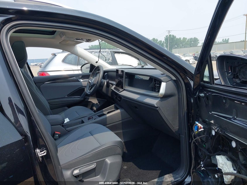 2026 Volkswagen Tiguan VIN 3VVMR7RM2TM087232 IAAI salvage auction — FRONT END, Wait Title, sold $14,800 on 2026-09-01 (photo 5)