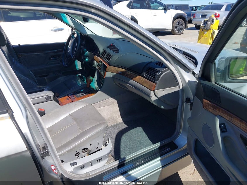 2001 BMW 7 series VIN WBAGH83451DP21264 IAAI salvage auction — NORMAL WEAR, Clear - Dealer Only (California), sold $1,450 on 2026-07-30 (photo 5)
