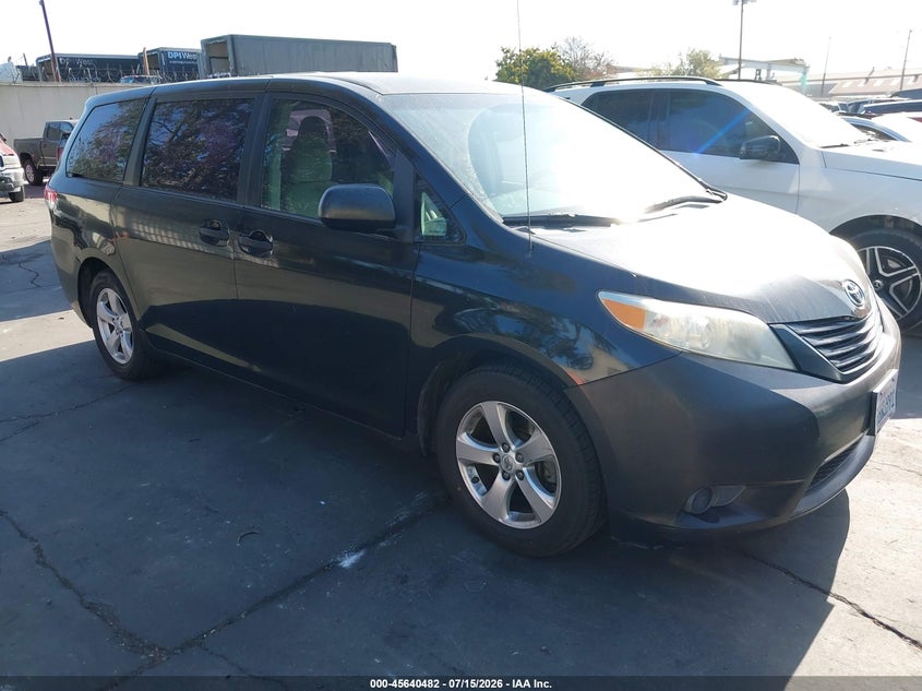 2013 Toyota Sienna VIN 5TDZK3DCXDS381298 IAAI salvage auction — REAR END, Salvage Title, sold $1,750 on 2026-07-25 (photo 1)