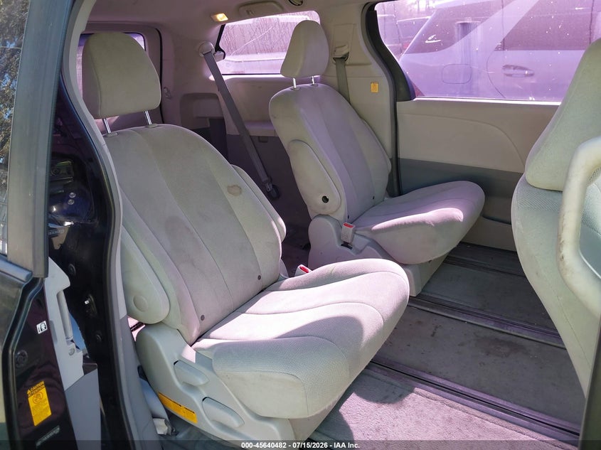 2013 Toyota Sienna VIN 5TDZK3DCXDS381298 IAAI salvage auction — REAR END, Salvage Title, sold $1,750 on 2026-07-25 (photo 8)