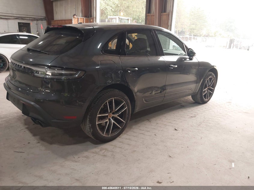 2025 Porsche Macan VIN WP1AA2A57SLB00331 IAAI salvage auction — RIGHT SIDE, Mv-907A (New York), sold $27,000 on 2026-07-30 (photo 4)