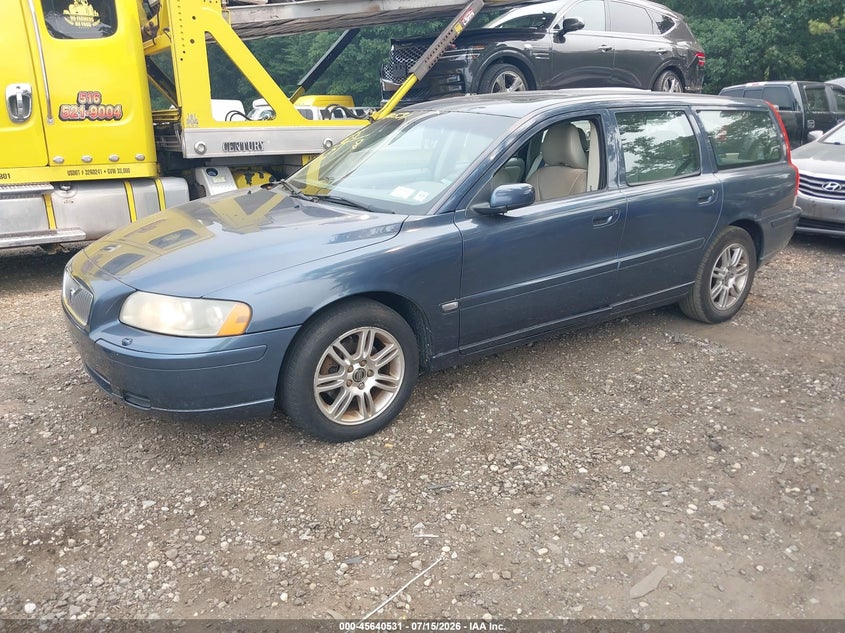 2006 Volvo V70 VIN YV1SW612561536756 IAAI salvage auction — FRONT END, Mv-907A (New York), sold $450 on 2026-08-04 (photo 2)