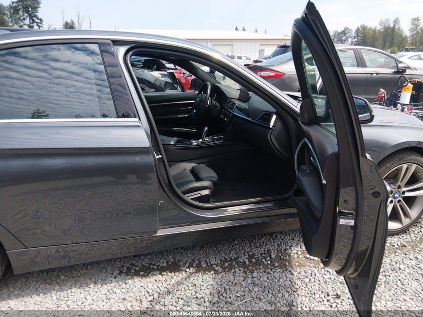 2017 BMW 3er VIN WBA8E1C30HA029680 IAAI salvage auction — FRONT END, Salvage Title, sold $5,400 on 2026-08-02 (photo 5)
