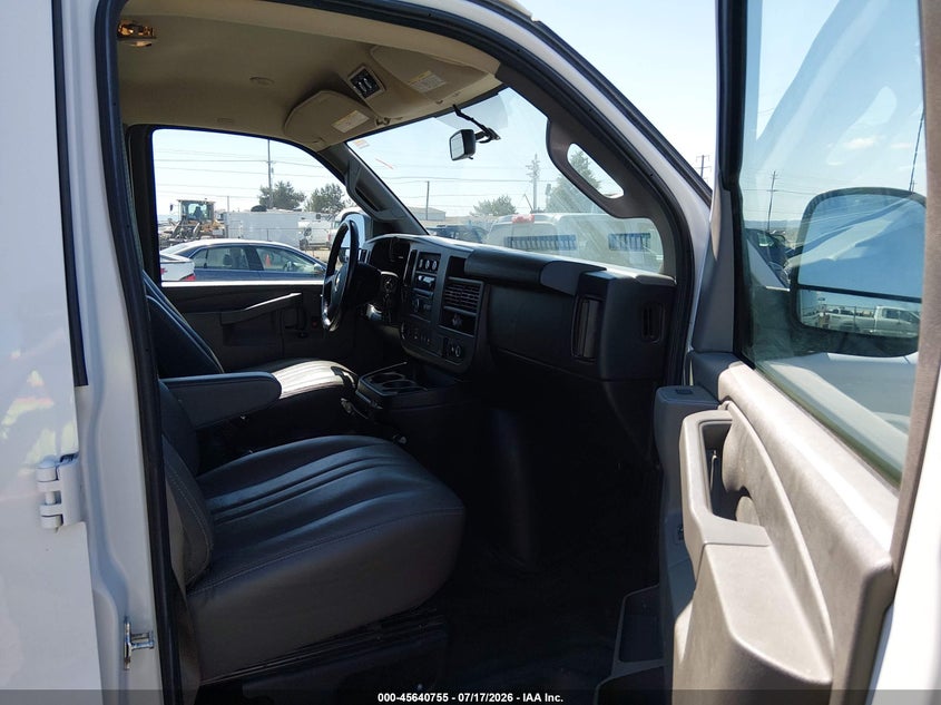 2020 Chevrolet Express 2500 VIN 1GAZGNFP9L1266306 IAAI salvage auction — NORMAL WEAR, Sf97 (Oregon), sold $15,600 on 2026-07-29 (photo 5)