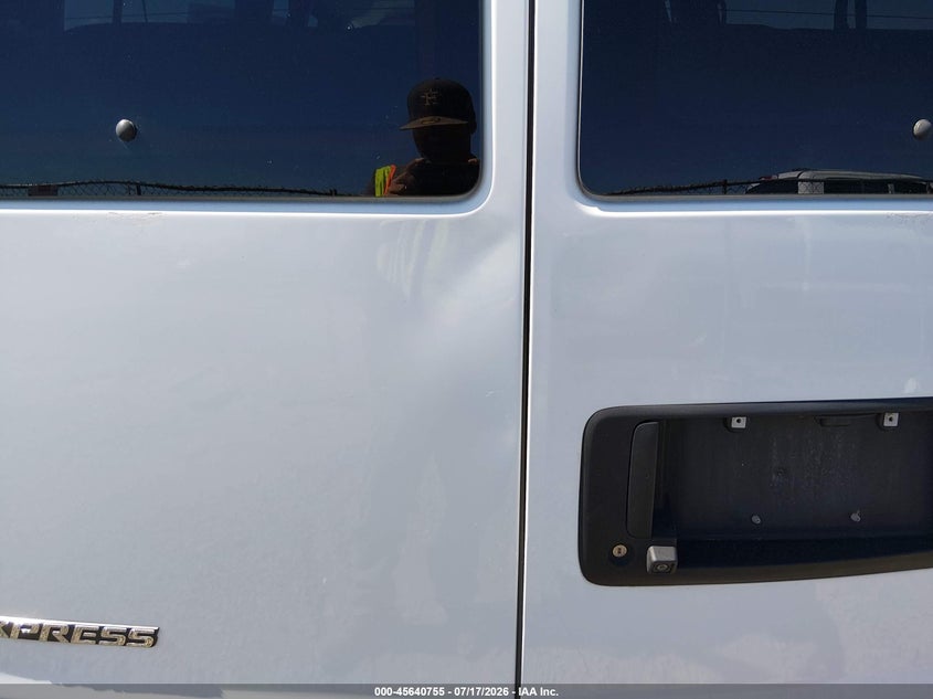 2020 Chevrolet Express 2500 VIN 1GAZGNFP9L1266306 IAAI salvage auction — NORMAL WEAR, Sf97 (Oregon), sold $15,600 on 2026-07-29 (photo 6)