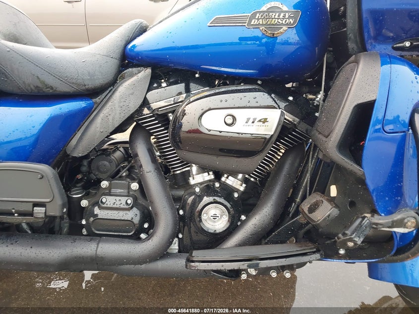 2024 Harley-davidson Road glide VIN 1HD1KZF14RB640229 IAAI salvage auction — RIGHT SIDE, Wait Title, sold $12,550 on 2026-08-25 (photo 8)