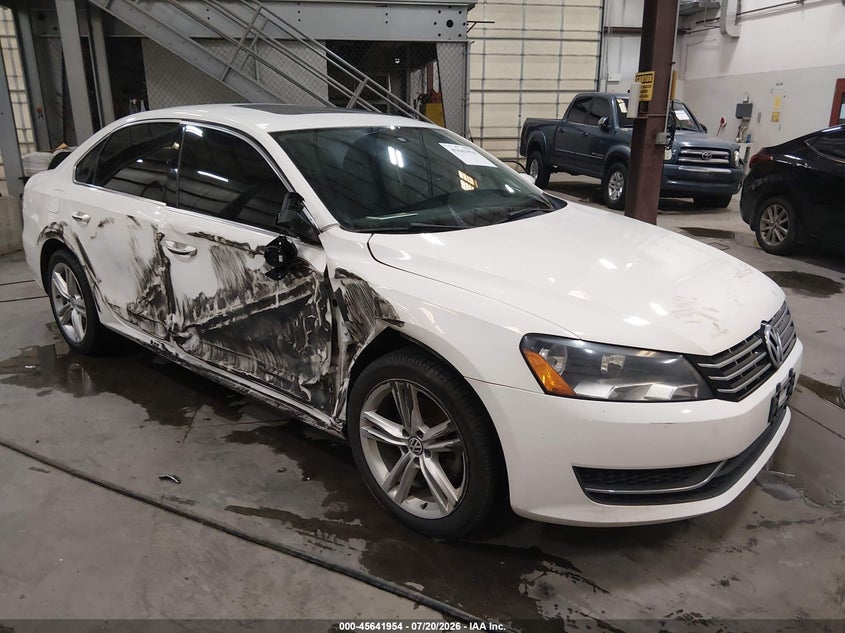 2015 Volkswagen Passat VIN 1VWBV7A35FC045466 IAAI salvage auction — RIGHT SIDE, Wait Title, sold $50 on 2026-08-07 (photo 1)