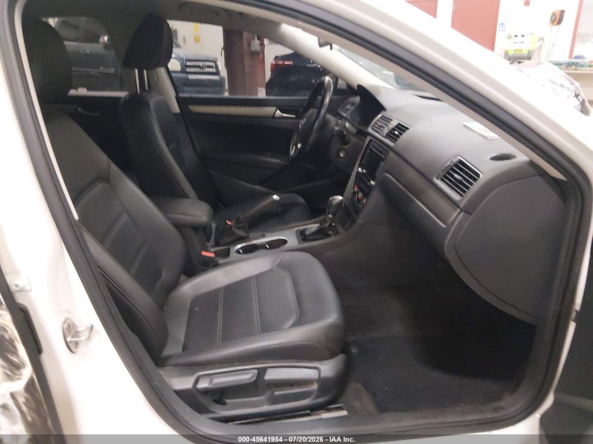 2015 Volkswagen Passat VIN 1VWBV7A35FC045466 IAAI salvage auction — RIGHT SIDE, Wait Title, sold $50 on 2026-08-07 (photo 5)