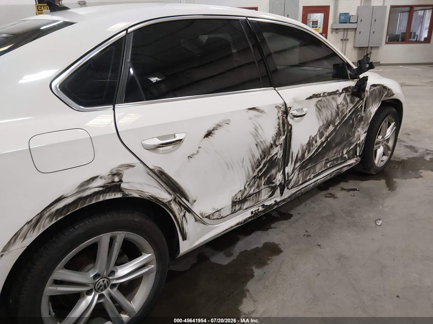 2015 Volkswagen Passat VIN 1VWBV7A35FC045466 IAAI salvage auction — RIGHT SIDE, Wait Title, sold $50 on 2026-08-07 (photo 6)
