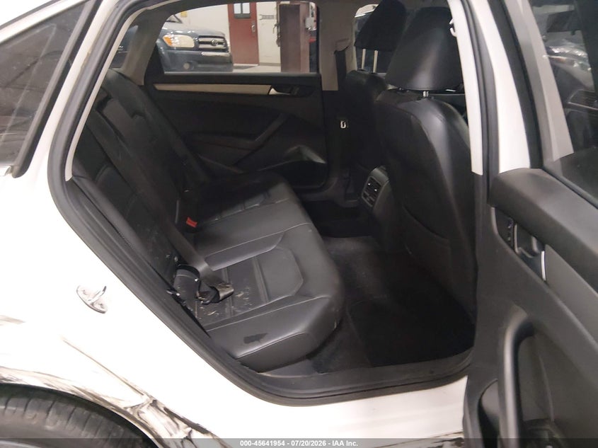 2015 Volkswagen Passat VIN 1VWBV7A35FC045466 IAAI salvage auction — RIGHT SIDE, Wait Title, sold $50 on 2026-08-07 (photo 8)