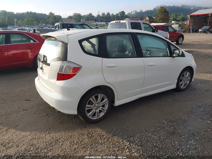 2009 Honda Fit VIN JHMGE88699S062682 IAAI salvage auction — NORMAL WEAR, Clear (North Carolina), sold $1,325 on 2026-07-31 (photo 4)