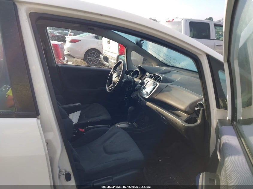 2009 Honda Fit VIN JHMGE88699S062682 IAAI salvage auction — NORMAL WEAR, Clear (North Carolina), sold $1,325 on 2026-07-31 (photo 5)