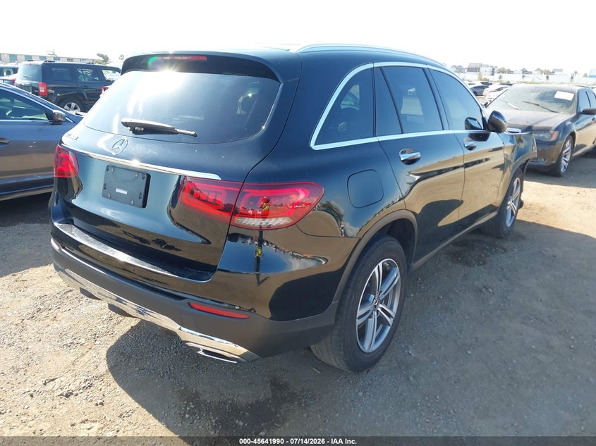 2020 Mercedes-benz Glc VIN W1N0G8DB3LF858708 IAAI salvage auction — RIGHT FRONT, Salvage (California), sold $9,100 on 2026-07-29 (photo 4)