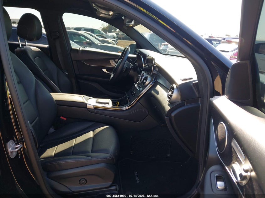 2020 Mercedes-benz Glc VIN W1N0G8DB3LF858708 IAAI salvage auction — RIGHT FRONT, Salvage (California), sold $9,100 on 2026-07-29 (photo 5)