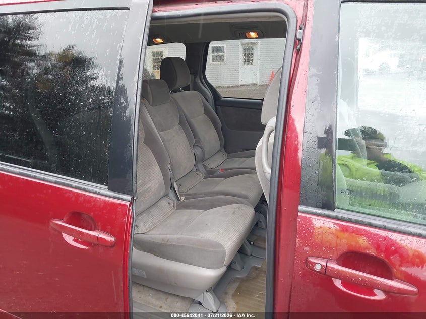 2009 Toyota Sienna VIN 5TDZK23CX9S281074 IAAI salvage auction — NORMAL WEAR, Original (Ohio), sold $1,050 on 2026-07-27 (photo 8)