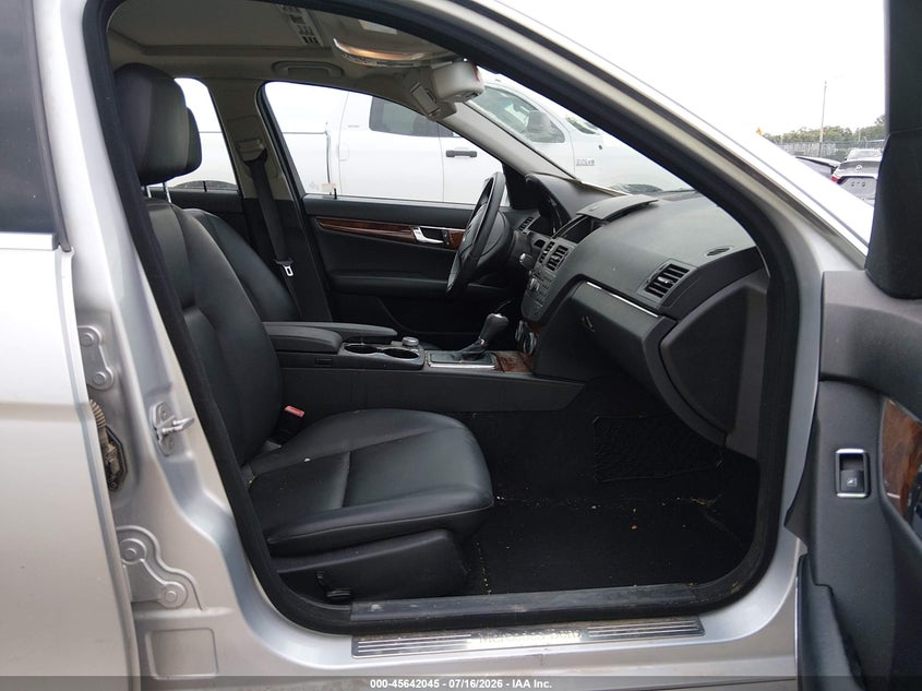 2010 Mercedes-benz C class VIN WDDGF8BB7AR100335 IAAI salvage auction — FRONT END, Salvage (Kansas), sold $625 on 2026-08-16 (photo 5)