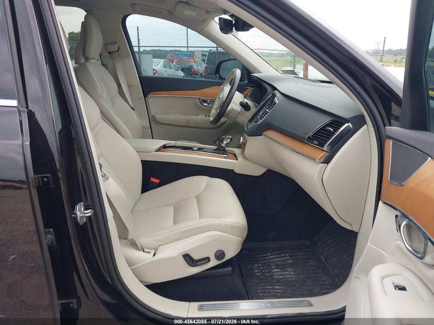 2021 Volvo Xc90 VIN YV4A22PK0M1732742 IAAI salvage auction — UNKNOWN, Wait Title, sold $14,300 on 2026-08-26 (photo 5)