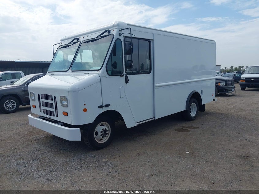2021 Ford E-350 VIN 1FC3E3KK7MDC17946 IAAI salvage auction — REAR END, SF97 (California), sold $15,000 on 2026-08-25 (photo 2)