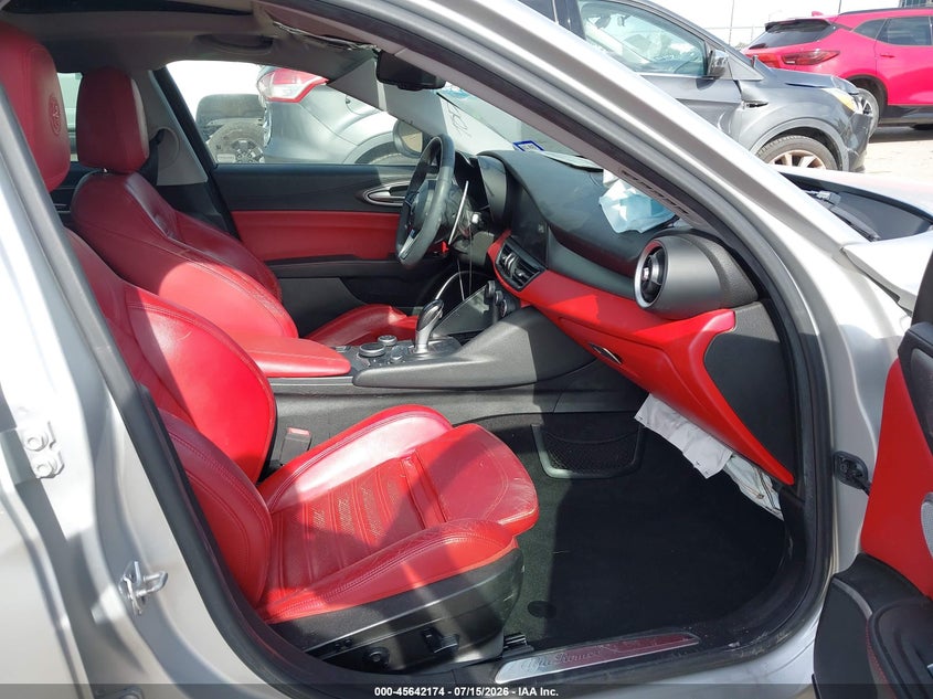 2018 Alfa romeo Giulia VIN ZARFAECN3J7580788 IAAI salvage auction — LEFT FRONT, Salvage Title, sold $4,950 on 2026-09-02 (photo 5)