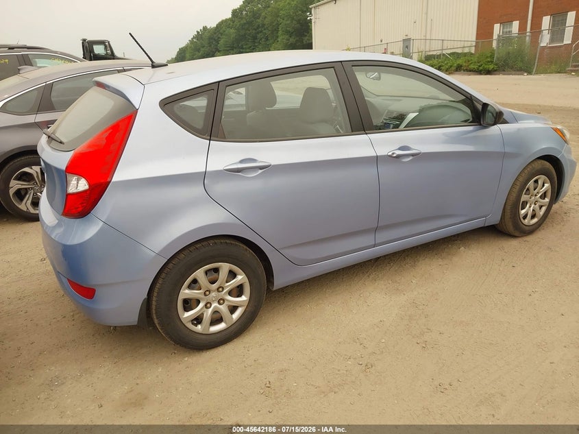 2013 Hyundai Accent VIN KMHCT5AE4DU064869 IAAI salvage auction — NORMAL WEAR, Clear (Massachusetts), sold $50 on 2026-07-21 (photo 4)
