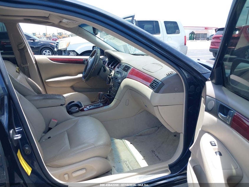 2003 Lexus Es 300 VIN JTHBF30G336009622 IAAI salvage auction — REAR END, Rebuildable (Florida), sold $450 on 2026-08-02 (photo 5)