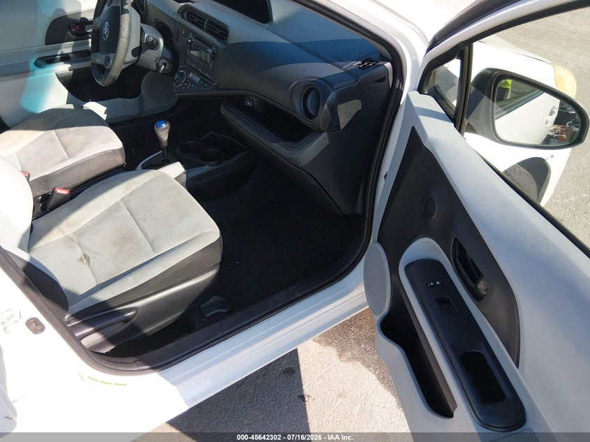2012 Toyota Prius c VIN JTDKDTB38C1508365 IAAI salvage auction — NORMAL WEAR, Clear (Georgia), sold $1,475 on 2026-07-29 (photo 5)