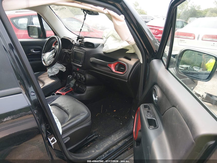 2017 Jeep Renegade VIN ZACCJBCB4HPF40766 IAAI salvage auction — FRONT END, Salvage Title, sold $375 on 2026-08-11 (photo 5)